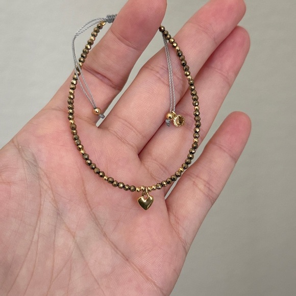 ⚜️ Gold Beaded Bracelet with Heart Charm - Picture 5 of 9